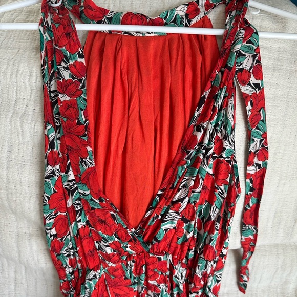Red halter top dress size M - Picture 4 of 4